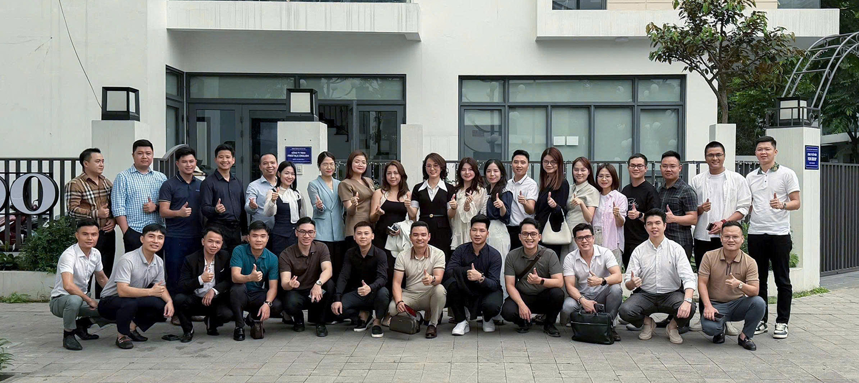 Buổi gặp mặt đầu tiên
