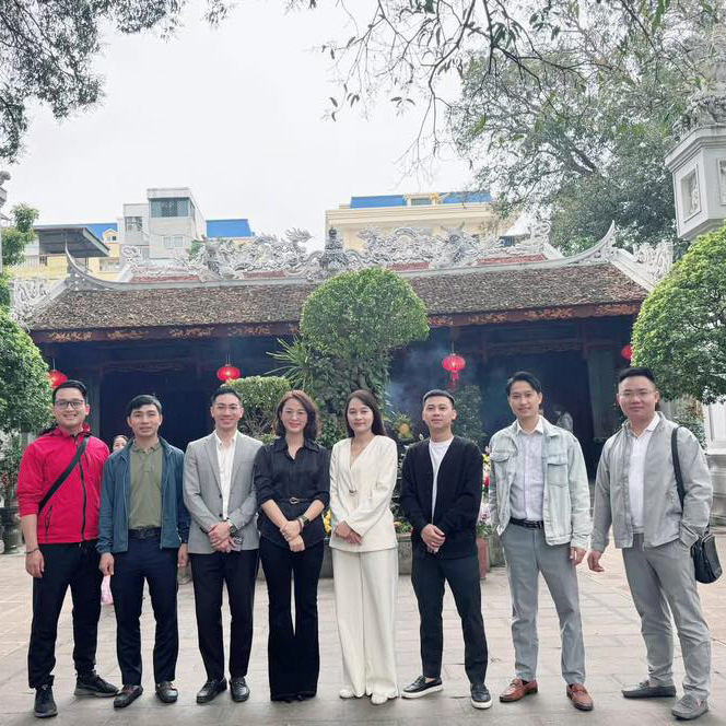 Du xuân đầu năm