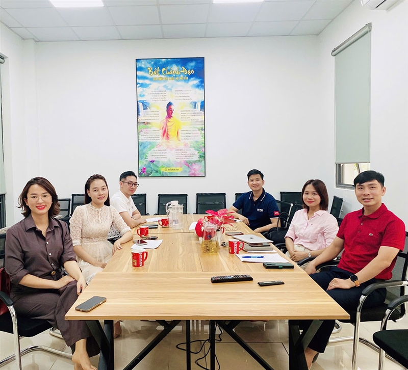 Gặp mặt buổi đầu